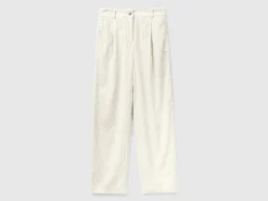Trousers in corduroy