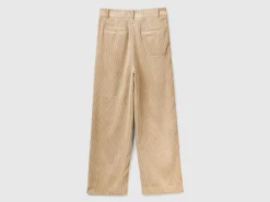 Trousers in corduroy