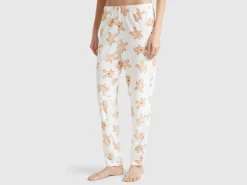 Trousers with biscuit print