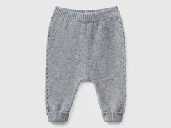 Trousers with cables in recycled wool blend
