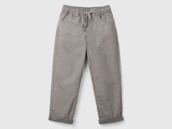Trousers with drawstring