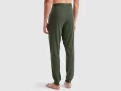 Trousers with elastic logo