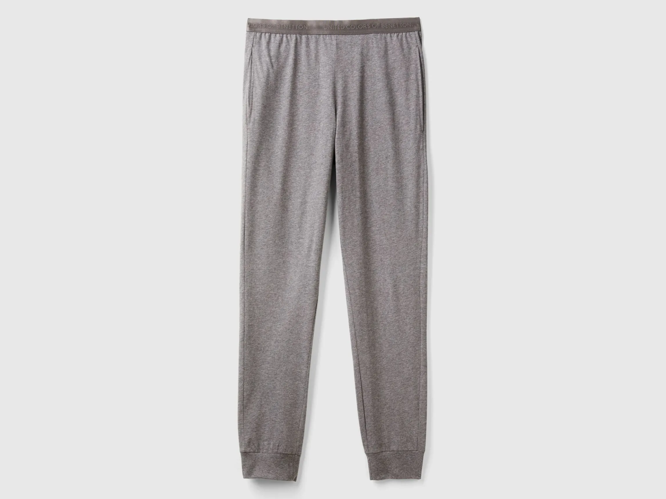 Trousers with elastic logo