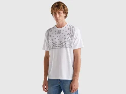 T-shirt with bandana print