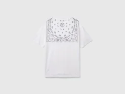 T-shirt with bandana print