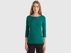 T-shirt with boat neck in 100% cotton