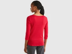 T-shirt with boat neck in 100% cotton