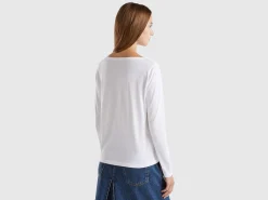 T-shirt with boat neck in 100% cotton