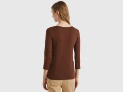 T-shirt with boat neck in 100% cotton