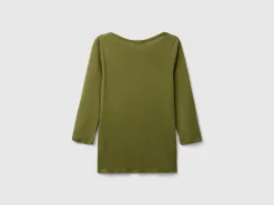 T-shirt with boat neck in 100% cotton