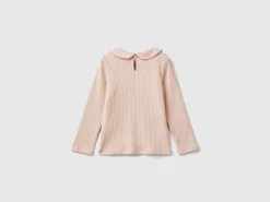 T-shirt with collar