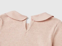 T-shirt with collar