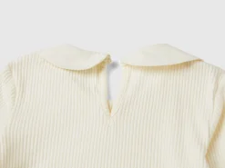 T-shirt with collar