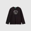 T-shirt with embroidered logo