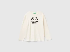 T-shirt with embroidered logo