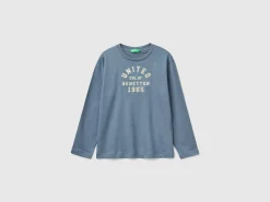 T-shirt with embroidered logo