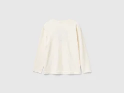 T-shirt with embroidered logo