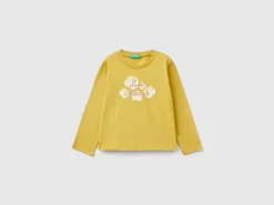T-shirt with glittery print