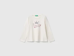 T-shirt with glittery print