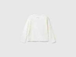 T-shirt with glittery print