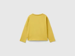 T-shirt with glittery print