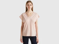 T-shirt with kimono sleeves