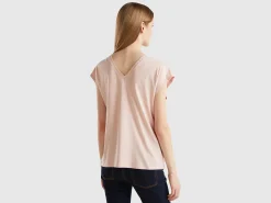 T-shirt with kimono sleeves