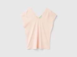 T-shirt with kimono sleeves
