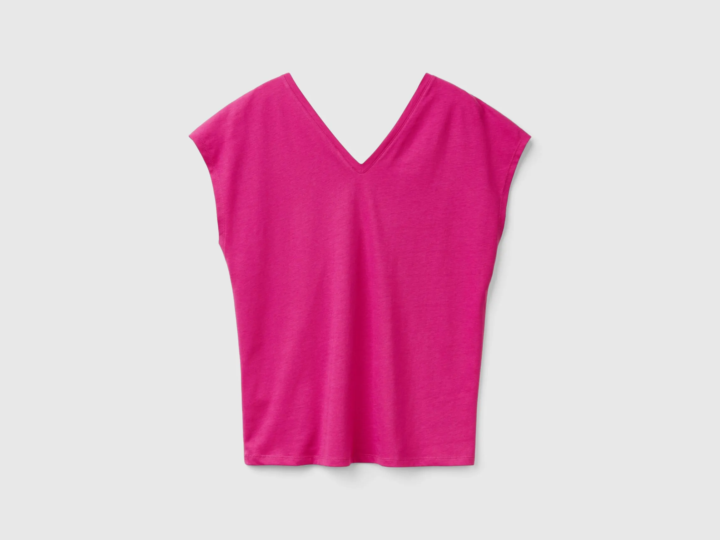 T-shirt with kimono sleeves