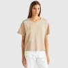 T-shirt with opening at back