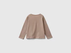 T-shirt with petal effect applique