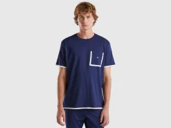 T-shirt with pocket