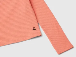 T-shirt with print on the back
