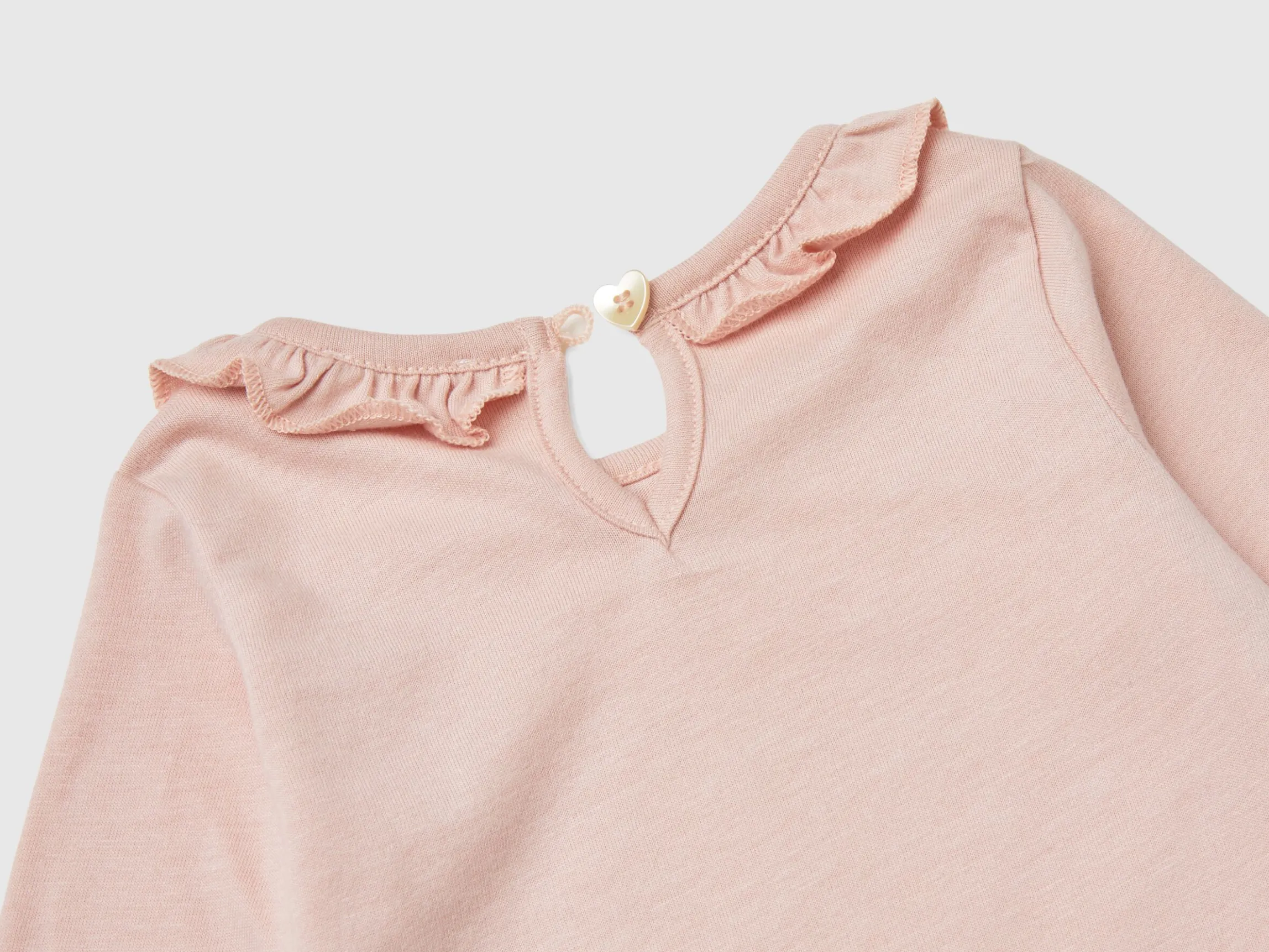 T-shirt with rouched collar