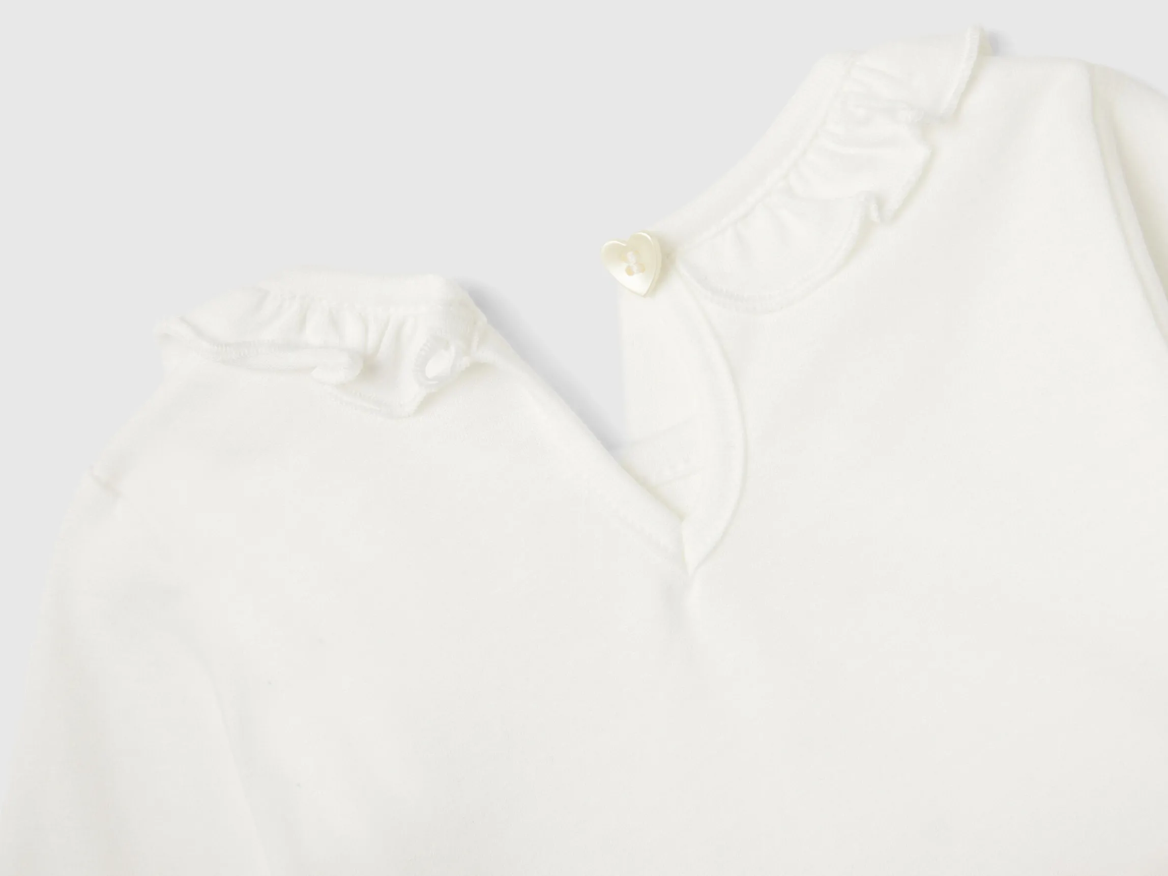 T-shirt with rouched collar