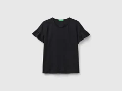 T-shirt with ruffled sleeves