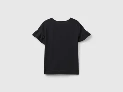 T-shirt with ruffled sleeves
