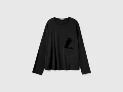 T-shirt with silk pocket