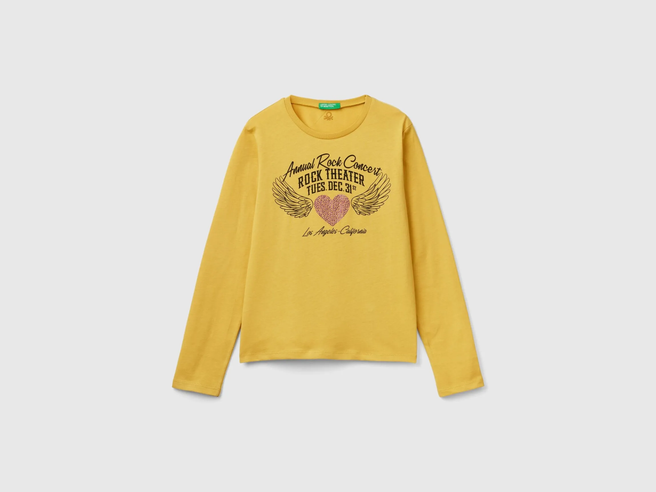 T-shirt with stud applique