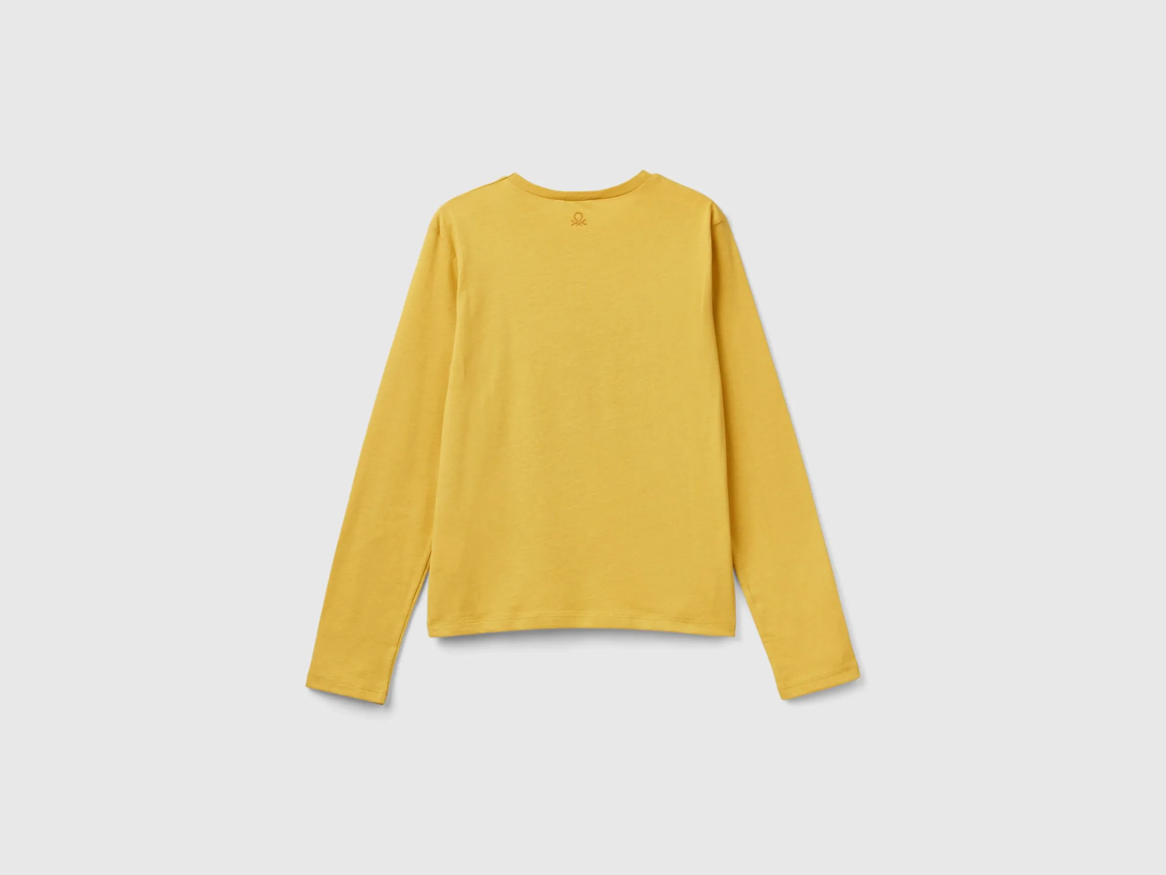 T-shirt with stud applique