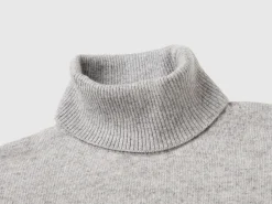 Turtleneck sweater in cashmere and wool blend