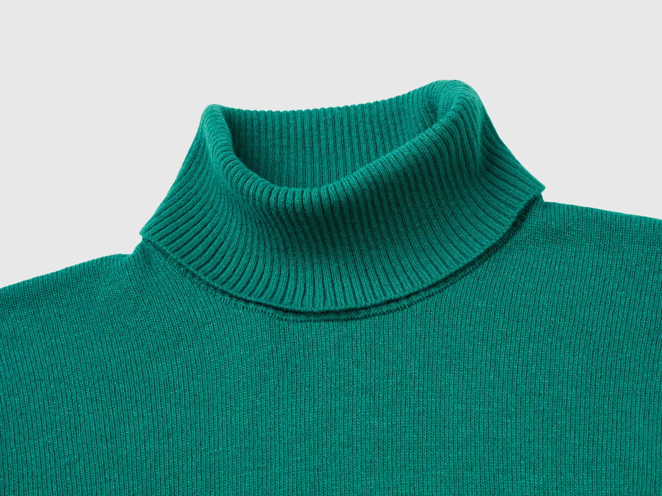 Turtleneck sweater in cashmere and wool blend