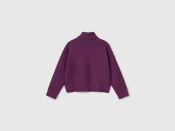 Turtleneck sweater with diamonds