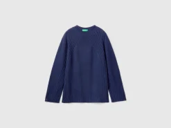 Turtleneck sweater with slits