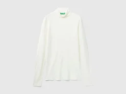 Turtleneck t-shirt in viscose and cashmere blend