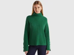 Turtleneck with wide collar