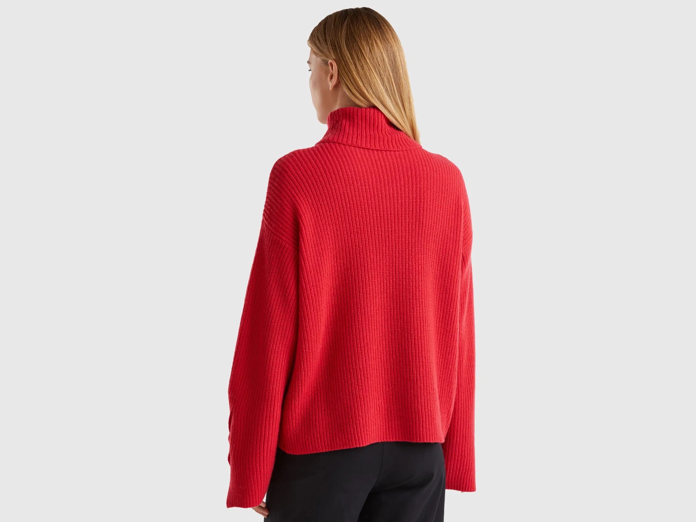Turtleneck with wide collar
