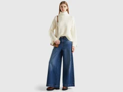 Turtleneck with wide collar