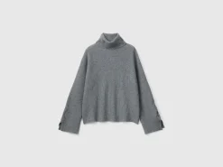 Turtleneck with wide collar