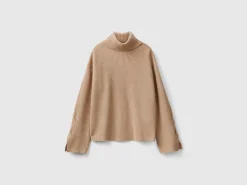 Turtleneck with wide collar